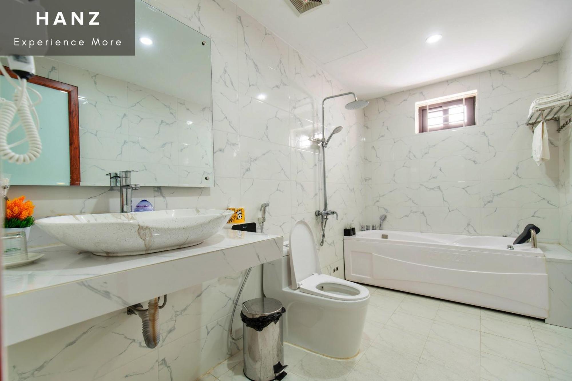 Hanz Noi Bai Airport Hotel Hanoi Bagian luar foto