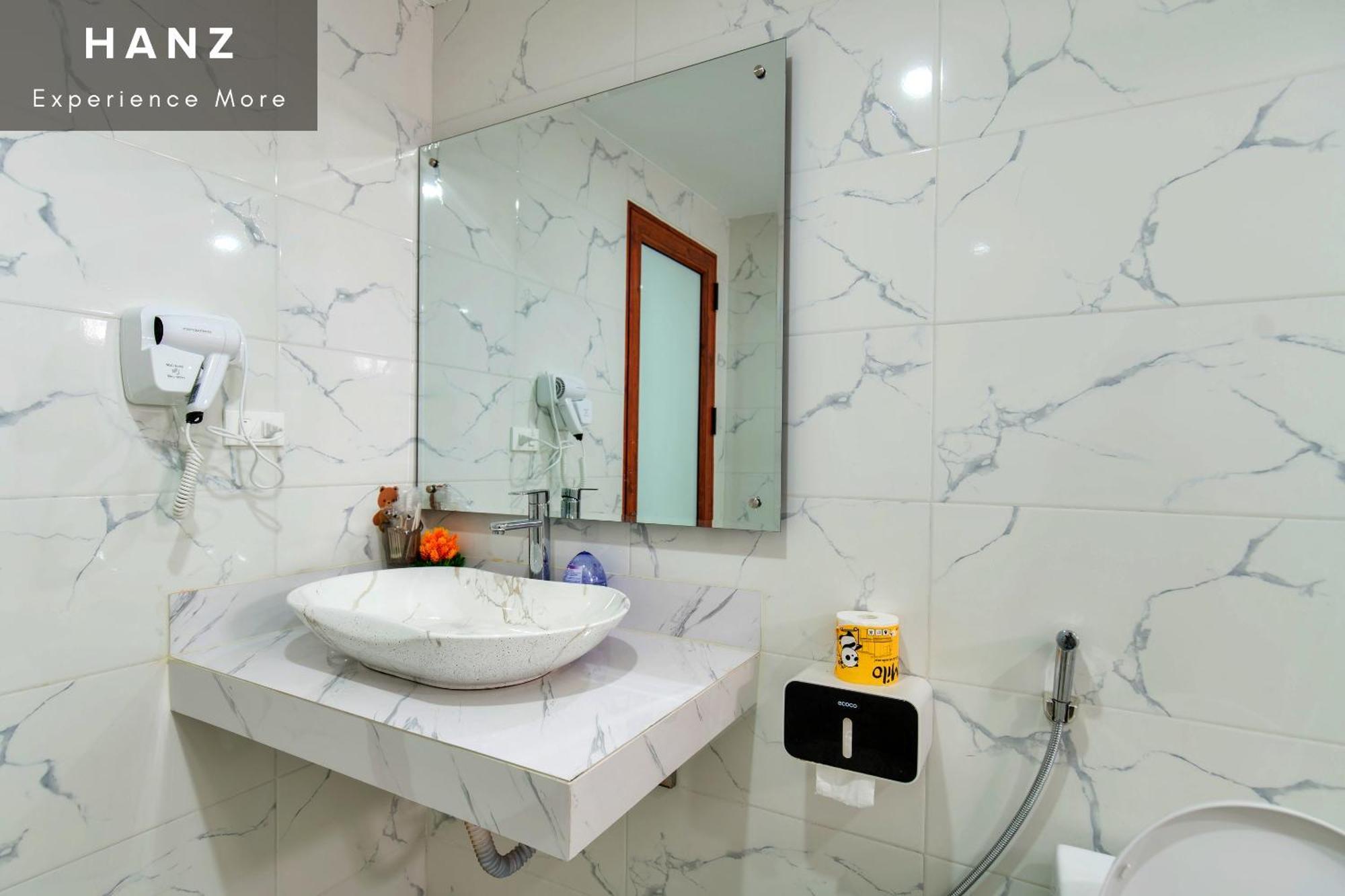 Hanz Noi Bai Airport Hotel Hanoi Bagian luar foto